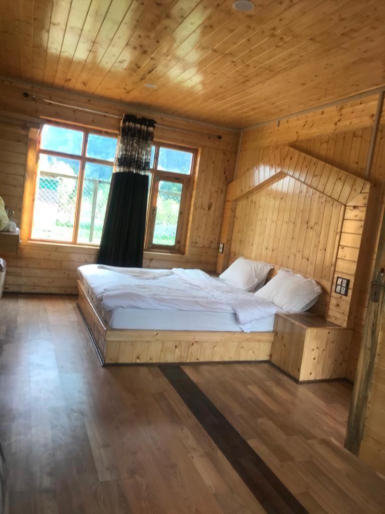 Pine Palace Resort Pahalgam Ngoại thất bức ảnh