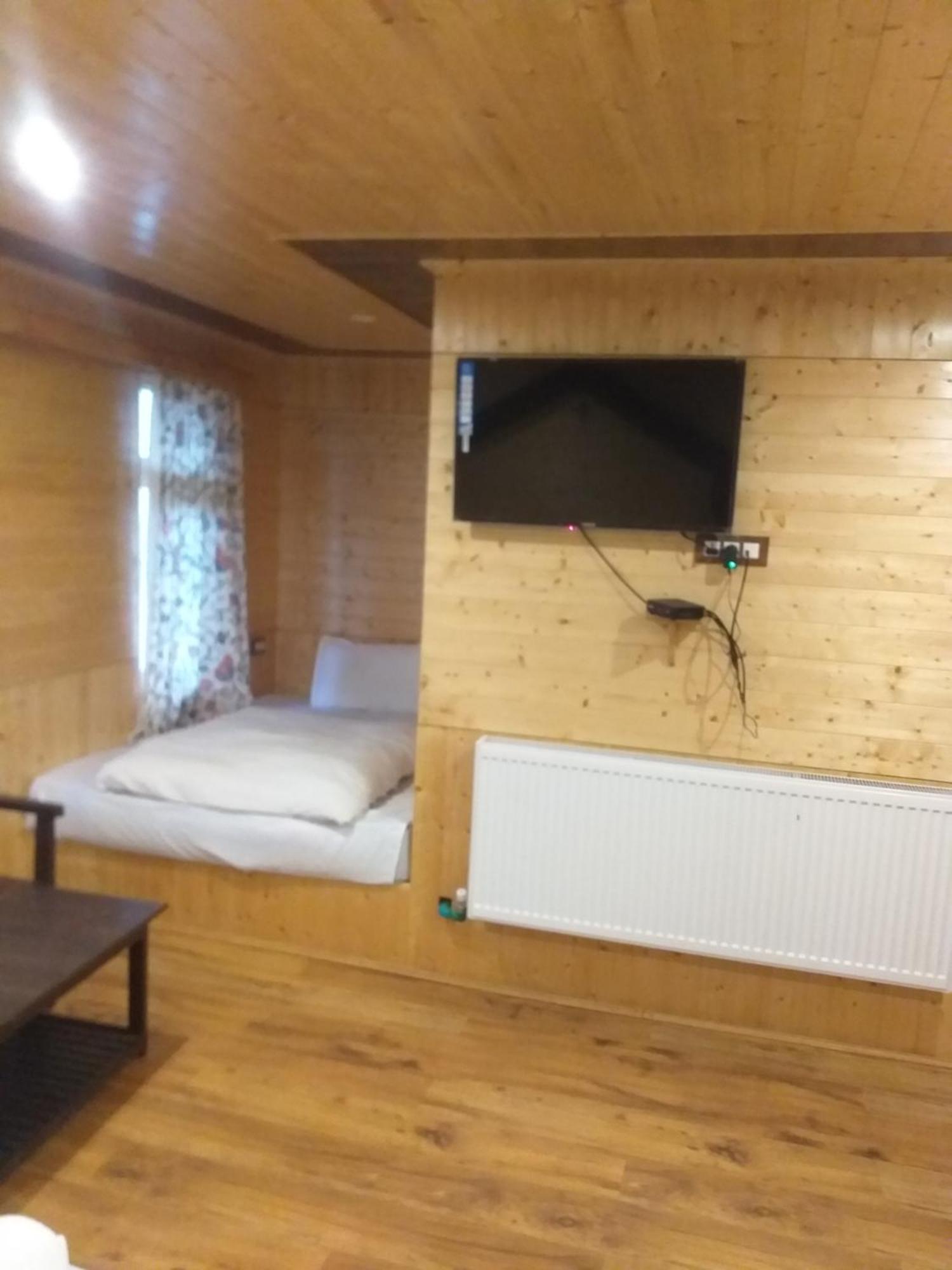 Pine Palace Resort Pahalgam Ngoại thất bức ảnh