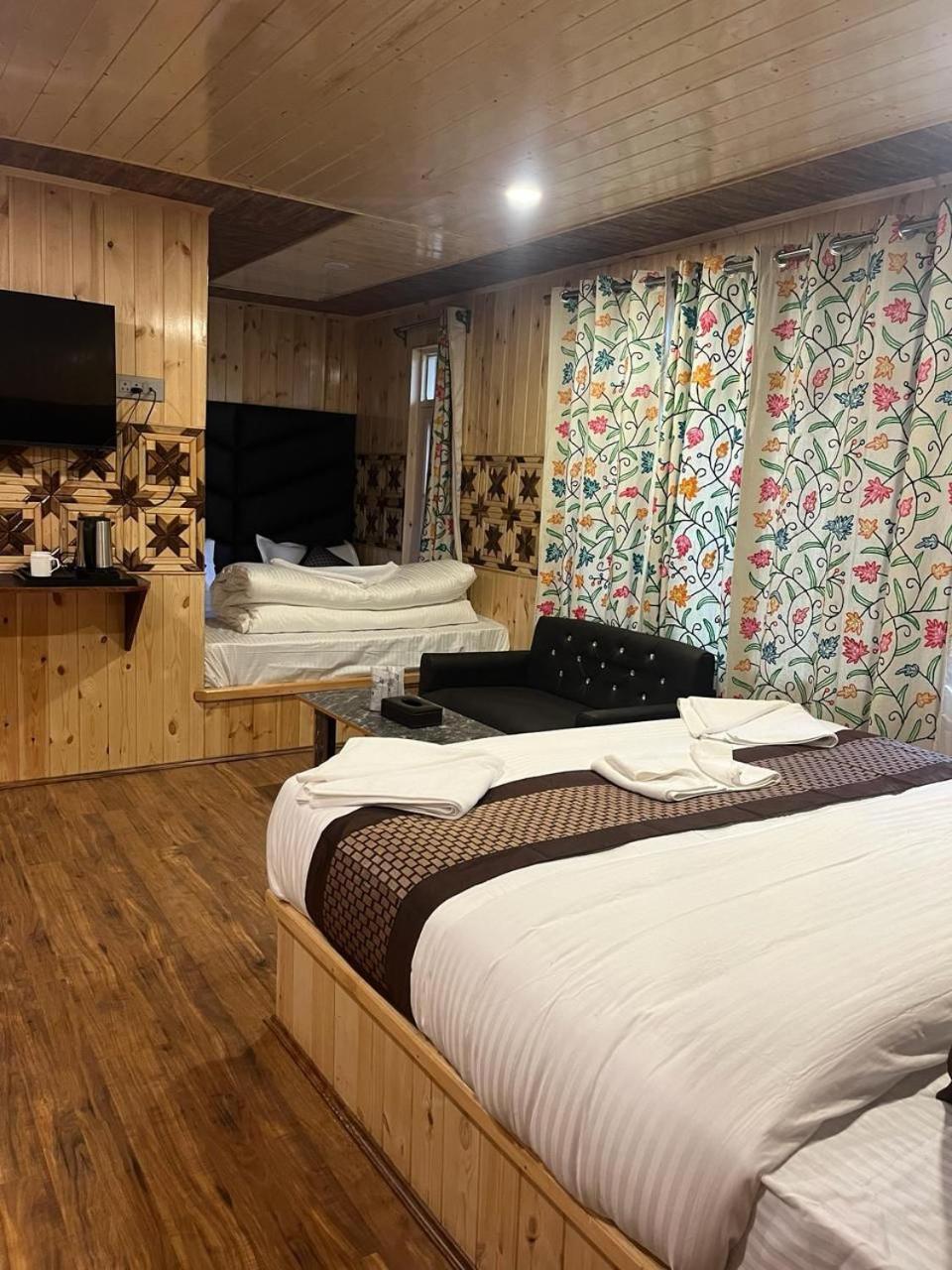 Pine Palace Resort Pahalgam Ngoại thất bức ảnh